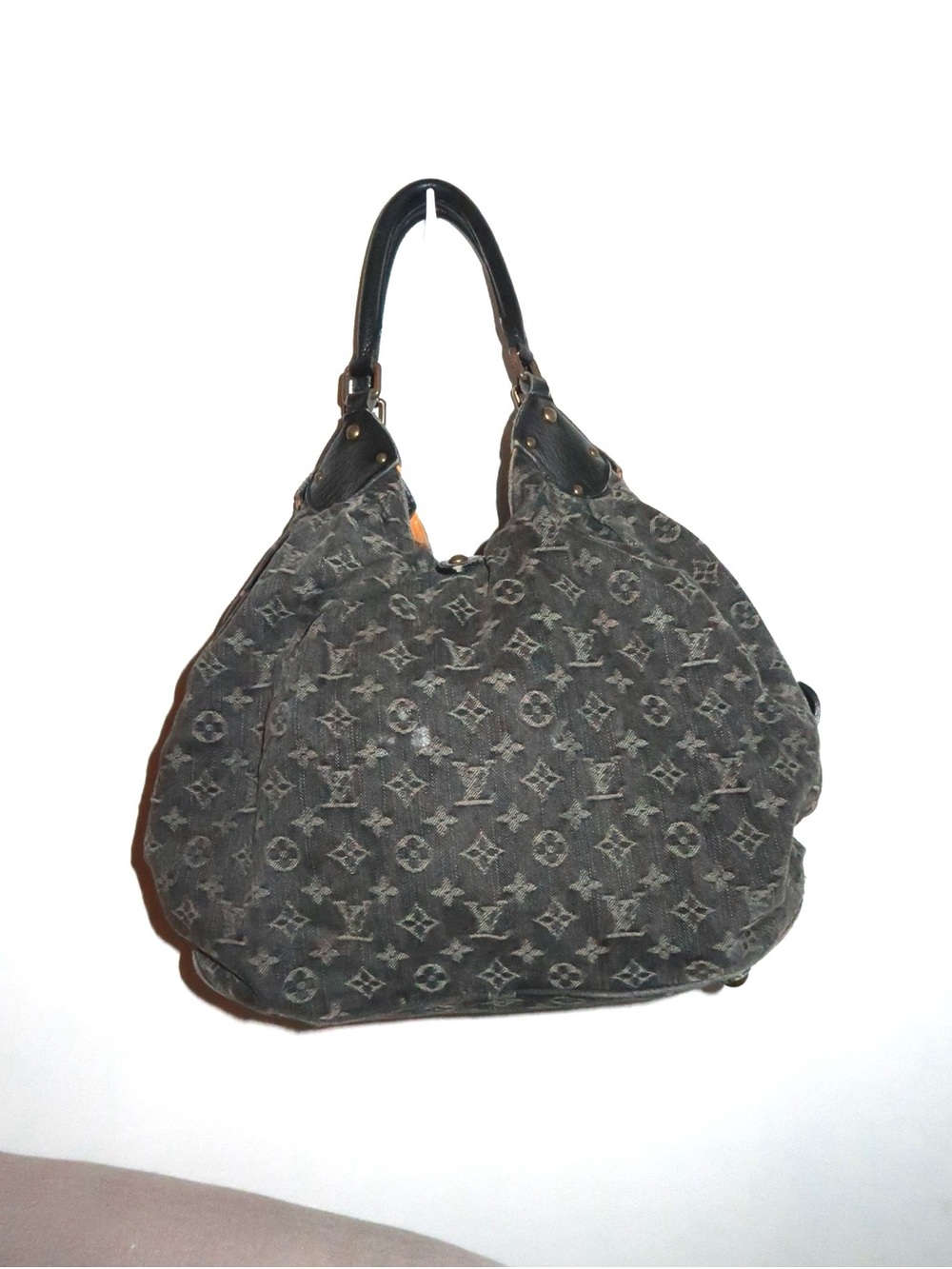 Louis Vuitton Monogram Mahina Hobo XL